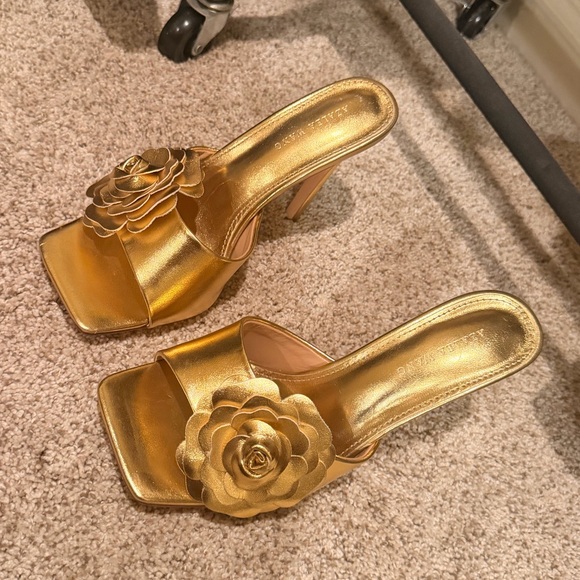 AZALEA WANG gold metallic faux leather Stiletto square toe flower sandal heels - Picture 6 of 12